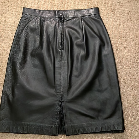 Vintage Mario Delfino leather pencil skirt - Picture 3 of 9